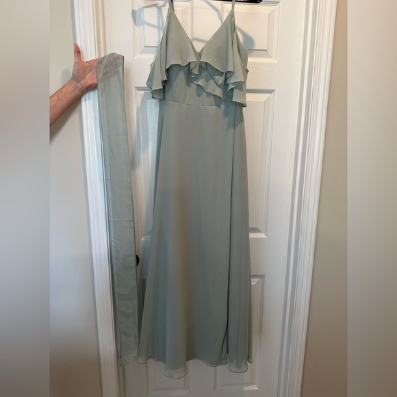 AZAZIE VIANNA
A-Line Ruched Chiffon Floor-Length Dress Agave
Size: 6 - Picture 9 of 13